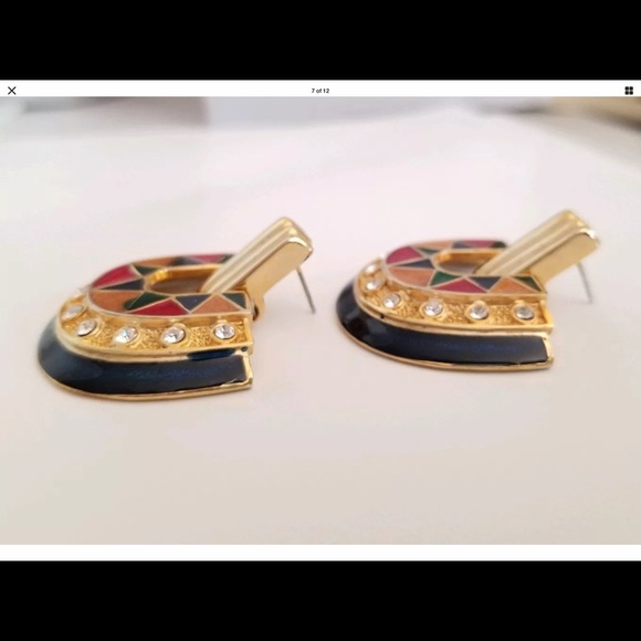 NEW LISTING - Picture 8 of 12